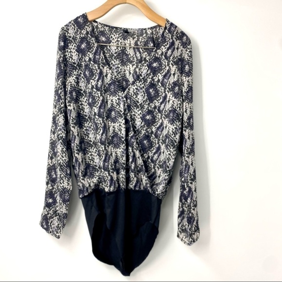 H&M Divided snake print drape front bodysuit 4 - Picture 1 of 10